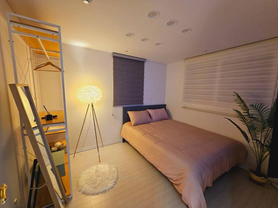 Hwagok Station House Near Hongdae * Seoul