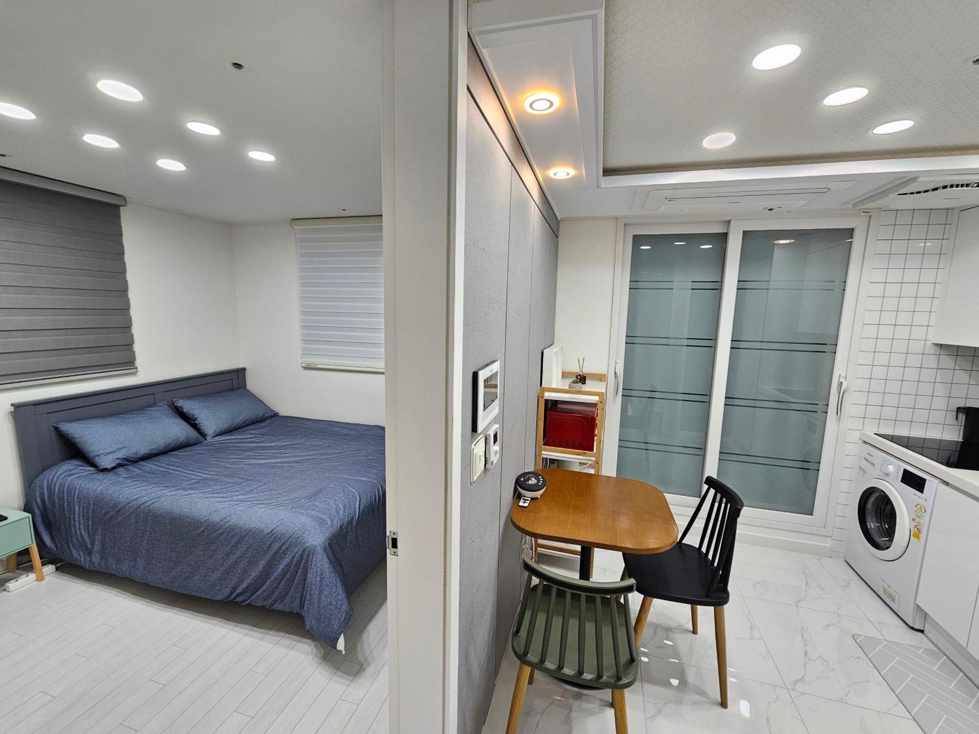 Hwagok Station House Near Hongdae *