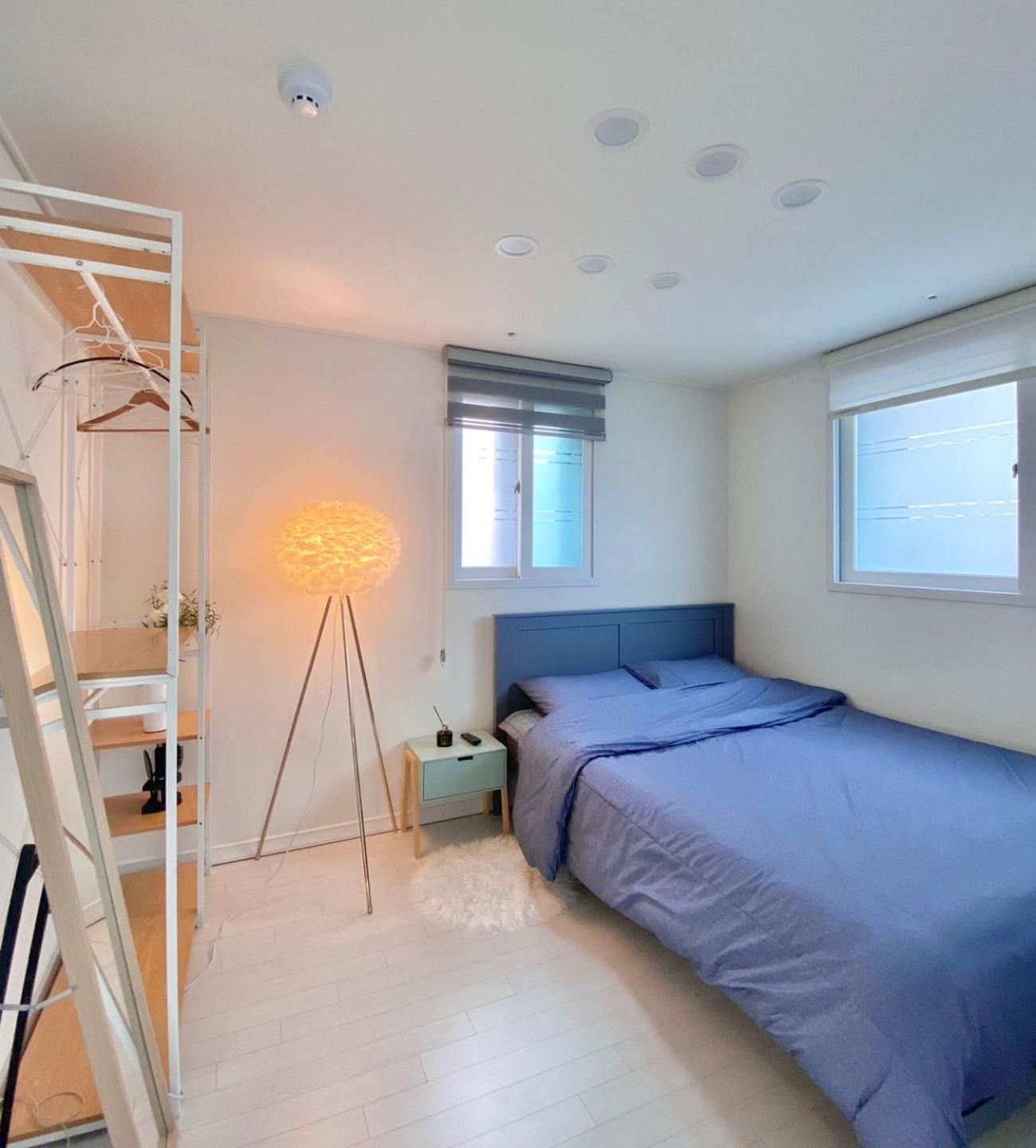 Hwagok Station House Near Hongdae *